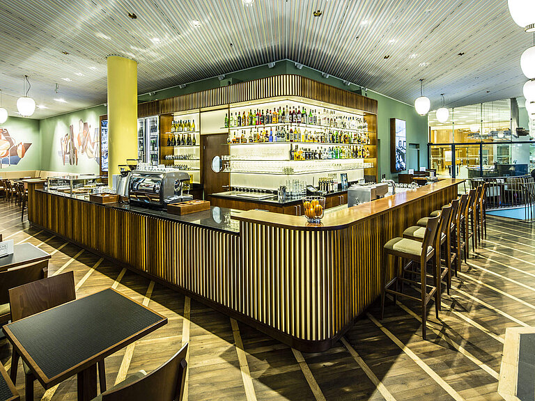 WDR-Funkhaus-Bar-Cafe am Wallrafplatz in Köln im Stil der 50er Jahre. Restauriert und mit LED und moderner Lichtsteuerung ausgestattet.