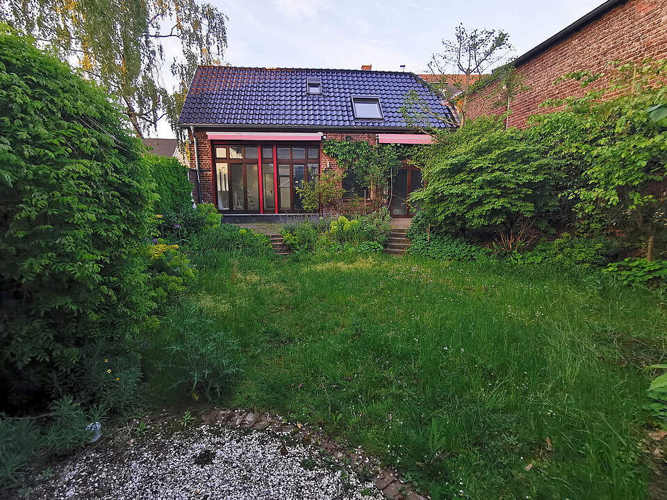 Dieser Stadtgarten wird als grüner Rückzugsort verstanden: ein Freiraum, der Ruhe schafft, Biodiversität fördert und im Alltag wirklich genutzt wird.